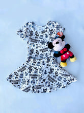 Load image into Gallery viewer, GIRLS- V LINE SKORT SET| STEAMBOAT (READY TO SHIP)
