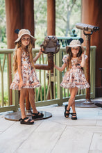 Load image into Gallery viewer, safari jeep
